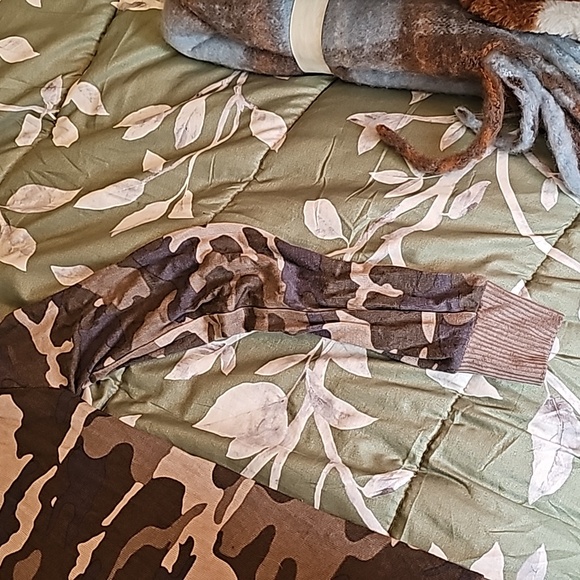 Zenana Camp Sweater/Cardigan Size M - Picture 4 of 5